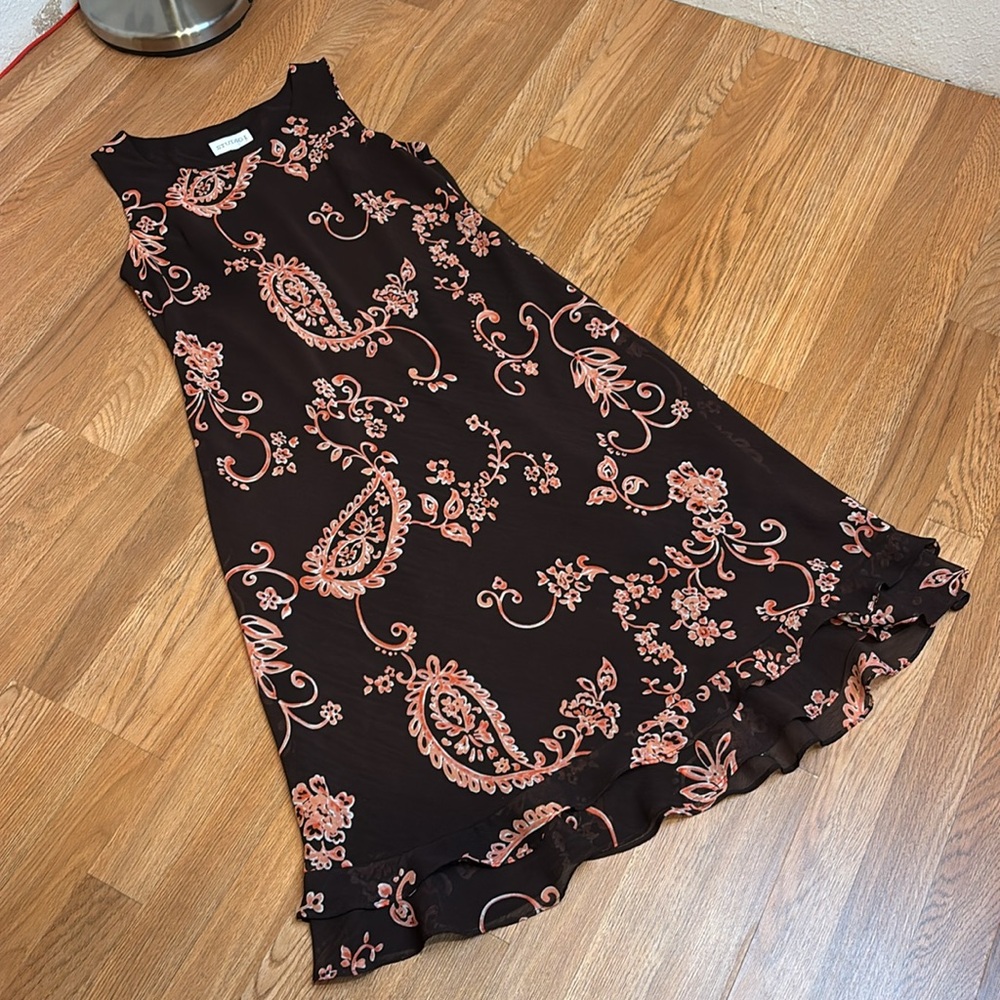 Studio I sleeveless brown/ coral pink paisley floral pattern midi dress. Size M.